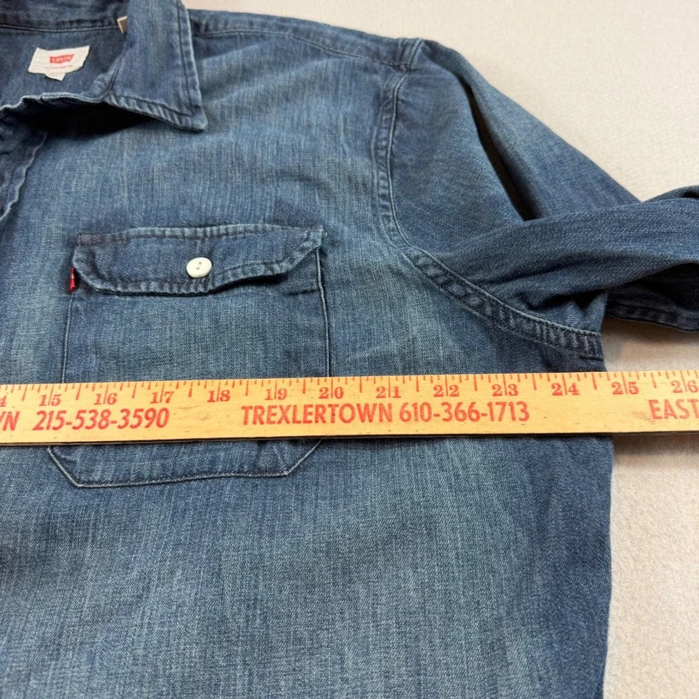 Levis Mens XL Denim Button Down Shirt Dark Wash Long Sleeve Dual Pocket Cotton